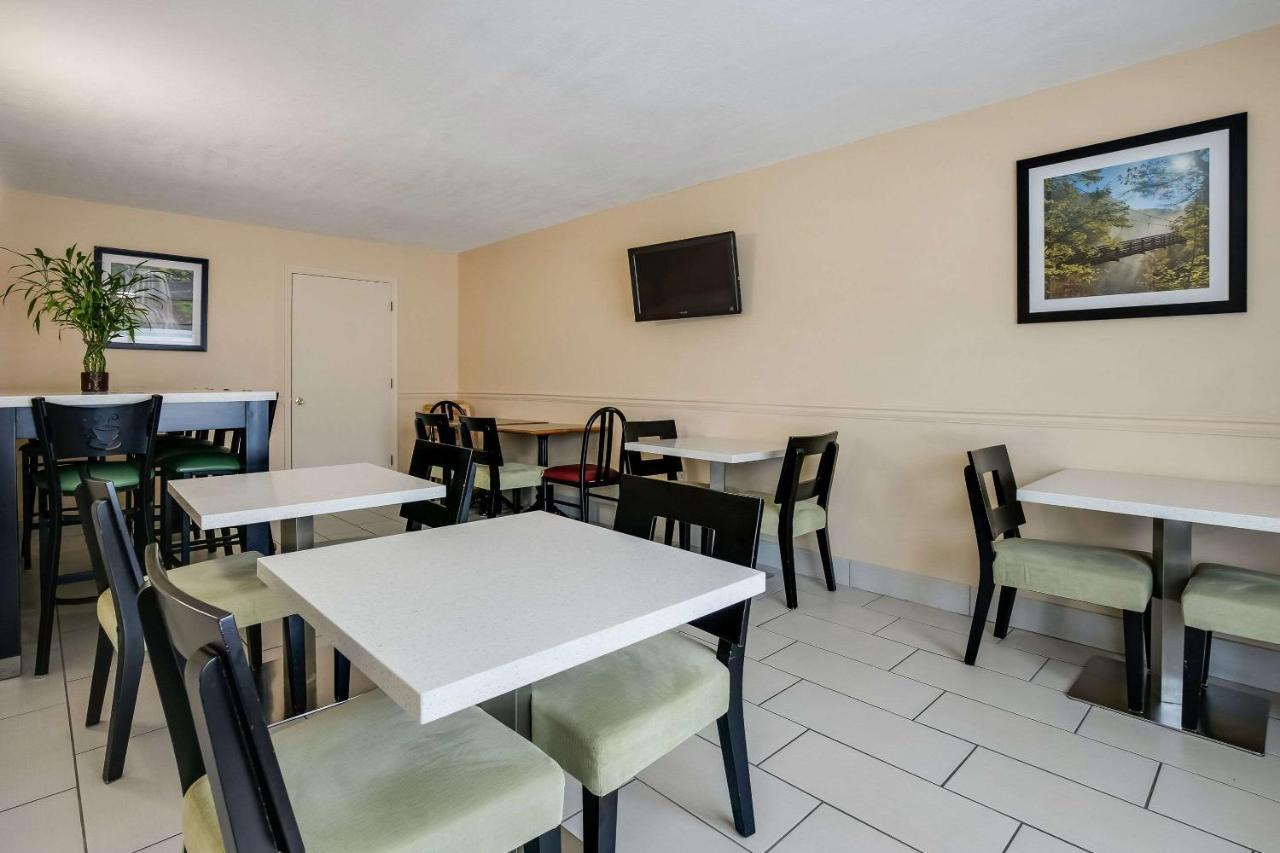 Quality Inn & Suites Mt Chalet Clayton Exteriör bild