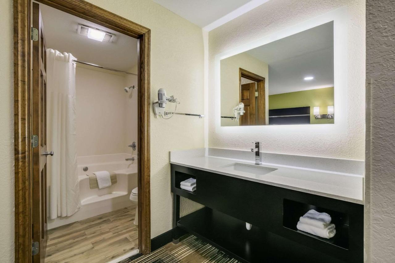 Quality Inn & Suites Mt Chalet Clayton Exteriör bild