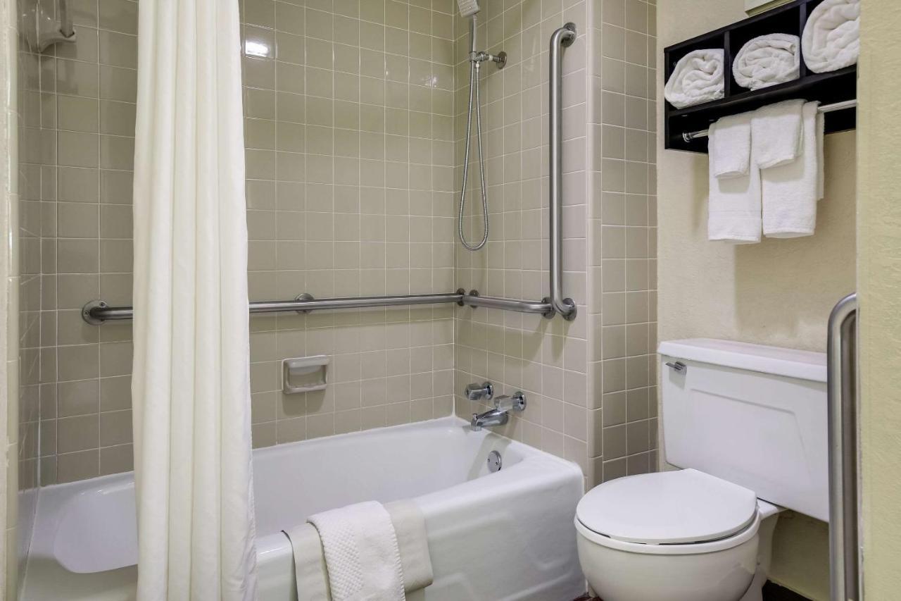 Quality Inn & Suites Mt Chalet Clayton Exteriör bild